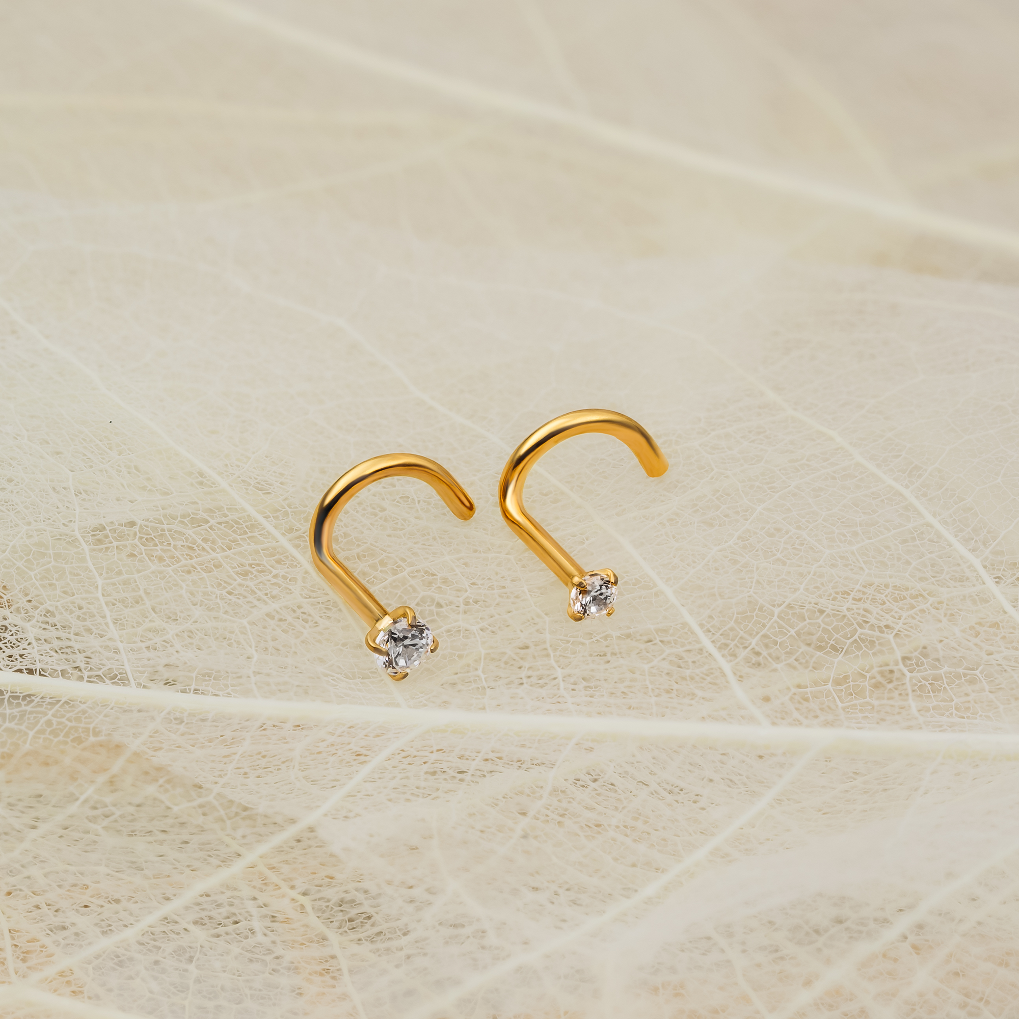 Kolczyk złoty do nosa cyrkonia w koronie Pigmej Nostril